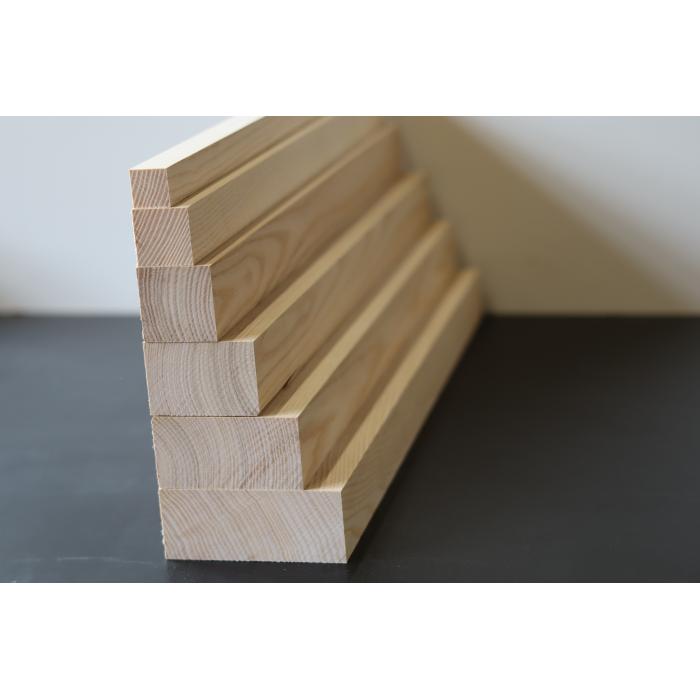 Dubový hranol 30*30 mm, délka 250 cm